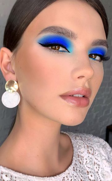 Glamorous Makeup Ideas For Any Occasion Bright Blue Makeup Look