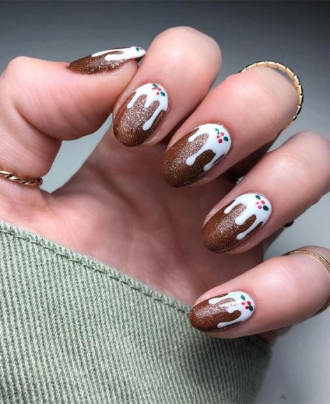 Festive Christmas Nail Art Ideas Shimmery Christmas Pudding Nails