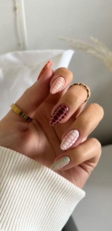 25 Beautiful November Nail Ideas Snake Skin Print Nails