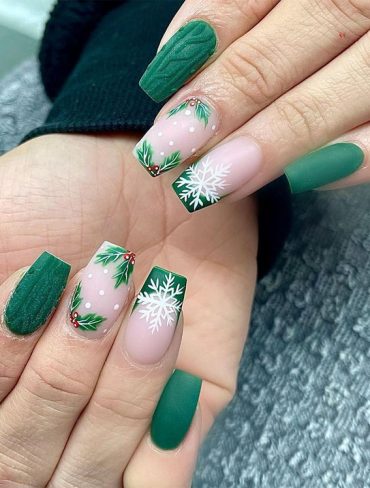 50 Festive Holiday Nail Designs Ideas Emerald Green Sweater