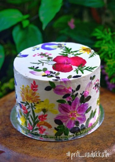 33 Edible Flower Cakes That Re Simple But Outstanding Pink Flower