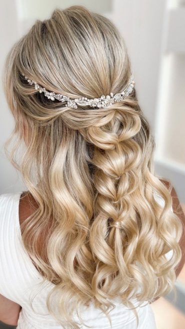 30 Chic And Versatile Hairstyles For The Fashion Forward Bride Half