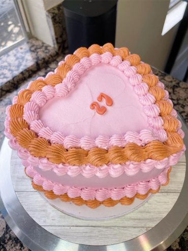 40 Delightful Lambeth Birthday Cake Ideas Brown Pink Heart Shape Cake