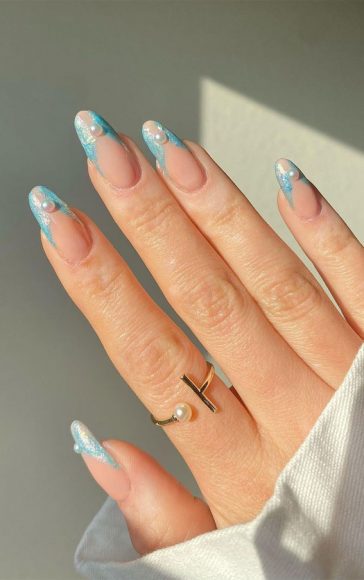 Under The Sea Seashell Nail Art Ideas Chrome Blue Nails With Pearl