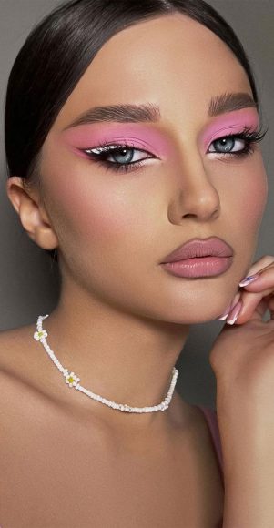 Gorgeous Makeup Trends To Try In Pink And White Combo I Take