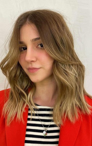 Mushroom Blonde Lob Stylish Medium Length Haircuts To Try