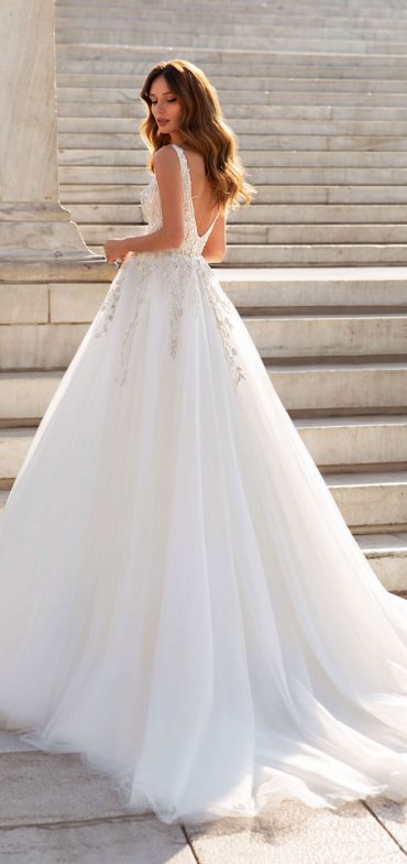 Stunning ball gown wedding dress inspiration