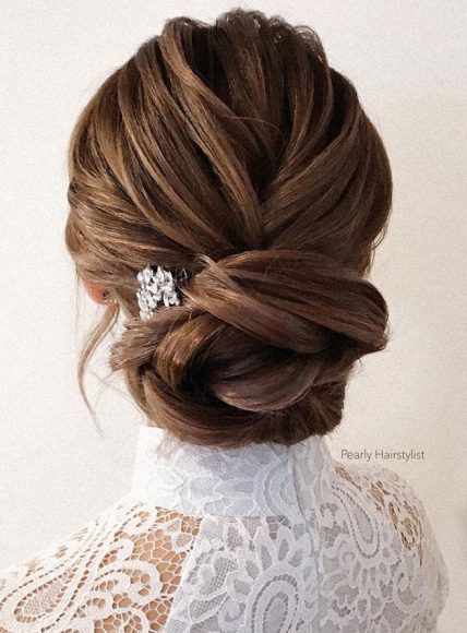 The Most Romantic Bridal Hairstyle To Get An Elegant Look