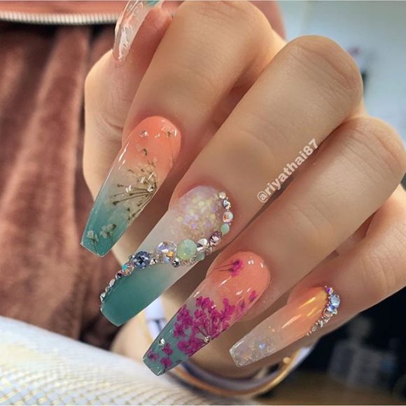 32 pretty and eye-catching nail art designs