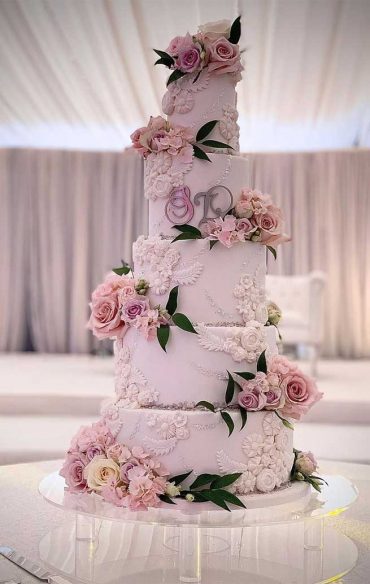 79 wedding cakes that are really pretty!