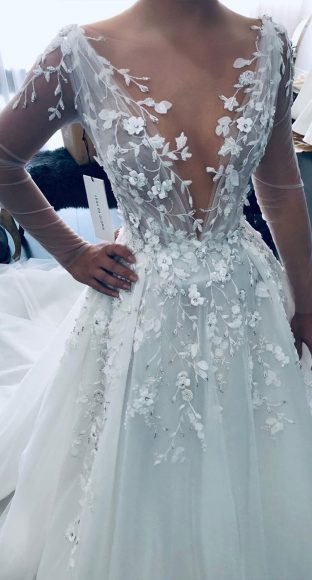 33 Breathtakingly beautiful wedding gowns with amazing details