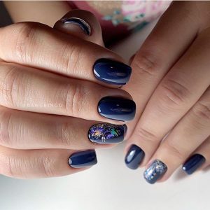 Elegant navy blue nail colors and designs for a Super Elegant Look