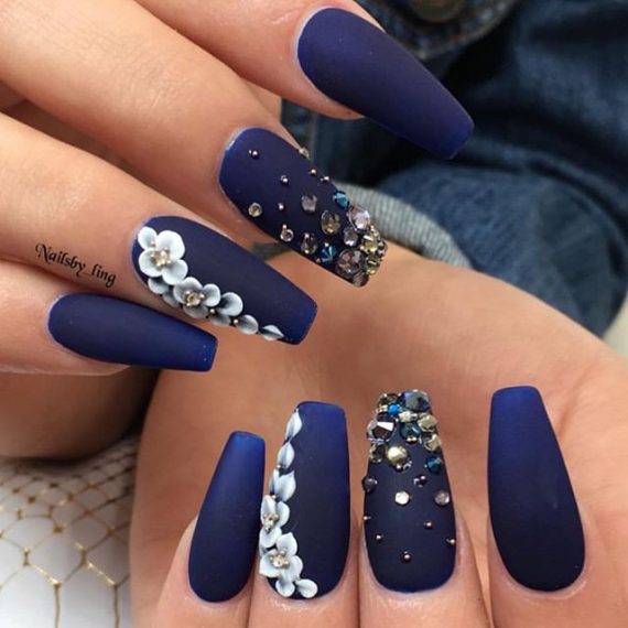 nail inspo for navy blue dress