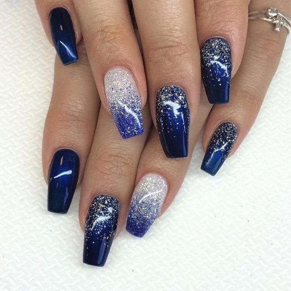 Elegant navy blue nail colors and designs for a Super Elegant Look