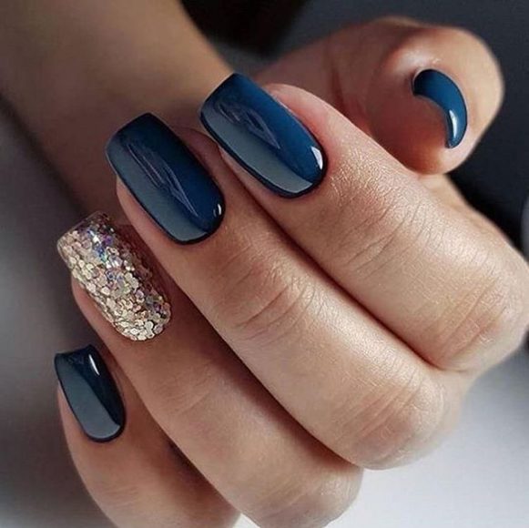 Elegant navy blue nail colors and designs for a Super Elegant Look