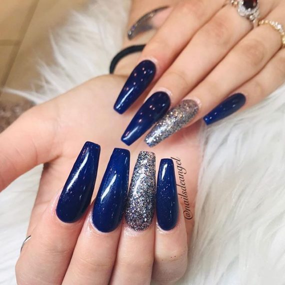 Elegant navy blue nail colors and designs for a Super Elegant Look