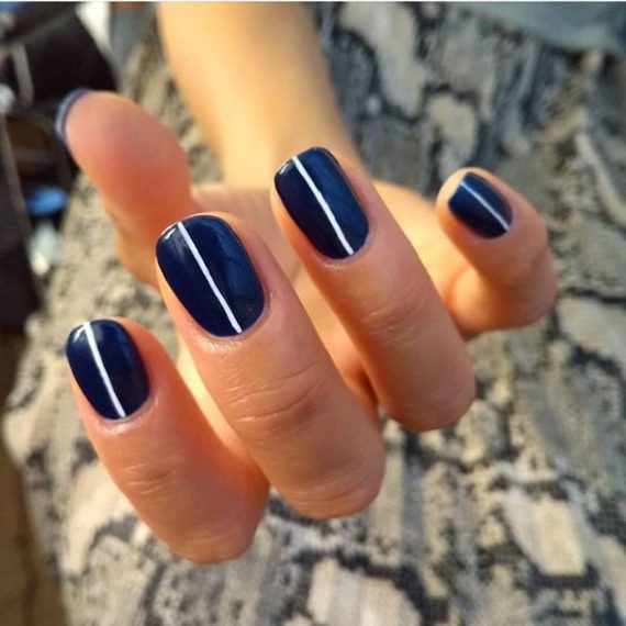 Elegant navy blue nail colors and designs for a Super Elegant Look