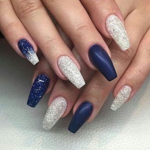 Elegant navy blue nail colors and designs for a Super Elegant Look