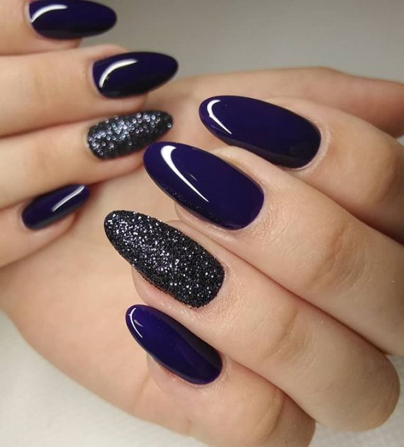 Elegant navy blue nail colors and designs for a Super Elegant Look