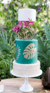 The perfect wedding cake for tropical wedding theme 21