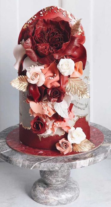 These wedding cakes are works of art - Silver and red