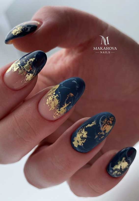 +32 Gorgeous Nail Art Designs - Blue and gold marble effect