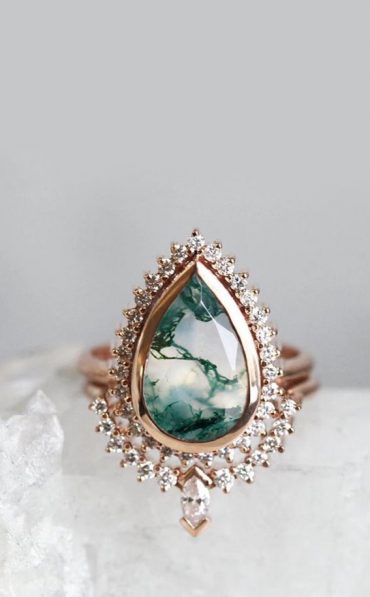 44 Insanely Gorgeous Engagement Rings – Moss agate