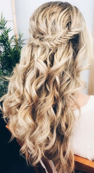 45 Beautiful half up half down hairstyles for any length : Boho blonde