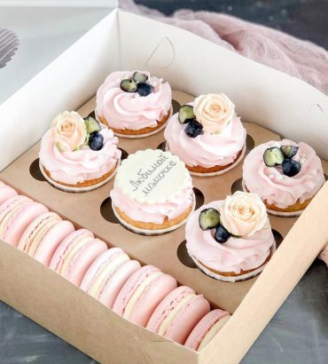 59 Pretty Cupcake Ideas for Wedding and Any Occasion : Macarons & Pink ...