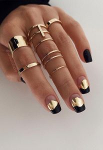 33 Way to Wear Stylish Nails : Black and Metallic