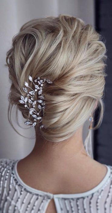 Updos for every hair type and length : Textured Updo for Long Hair