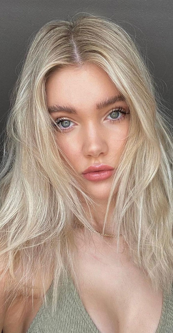 Pretty Natural No Makeup Look To Try In 2021 No Makeup Look For Blonde Hair