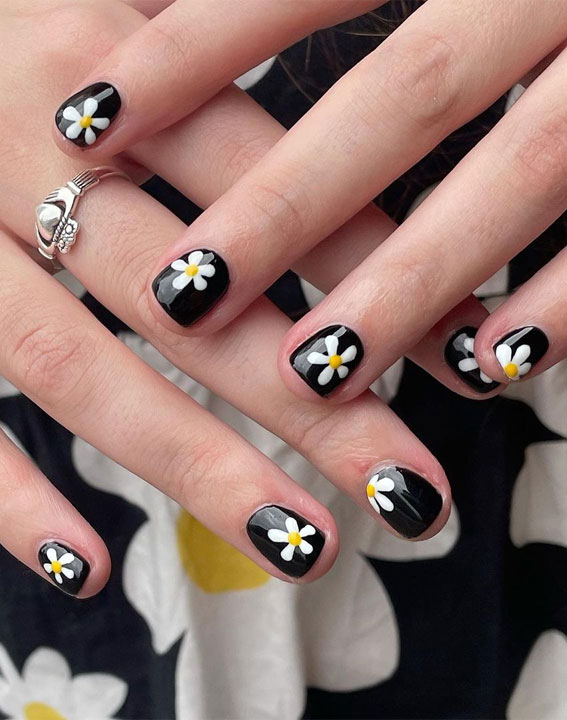 Stylish Black Nail Art Designs To Keep Your Style On Track Cute Daisy On Black Short Nails