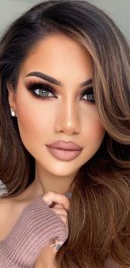 Stunning makeup looks 2021 : Brown Chocolate Eye & Nude Lip for Glam Look