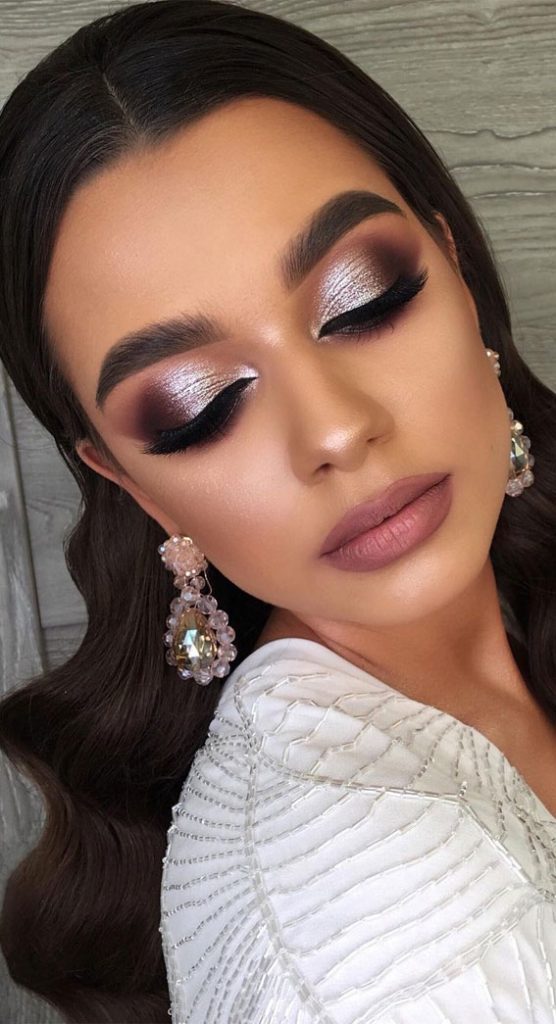 Stunning Makeup Looks 2021 Shimmery Mauve Eyeshadow And Matte Mauve Lips