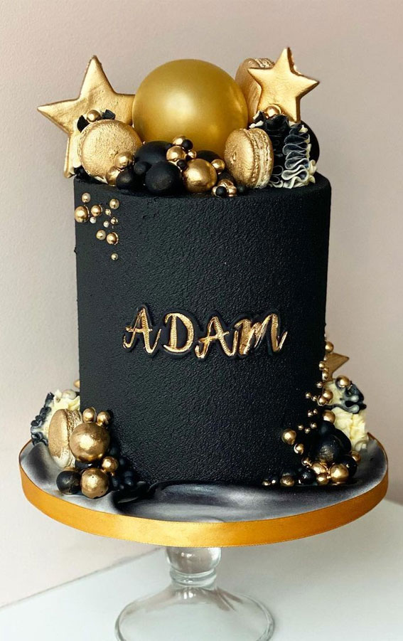 Peace_cakes - Happy 19th birthday sara 🥰🌸💖 Dripping cake with ballon  🎈🎈🎈🎈 #redvalvetcake with #cheesefrosting 😋 #gold #goldpaper #dripcake  #drpingcake #19 #19birthday #sara #birthdaygirl #withchocolate  #goldchocolate #balloncake ...