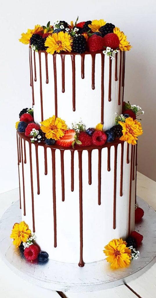 25 Best Simple Wedding Cakes 2021 : Two-Tiered Wedding Cake with ...