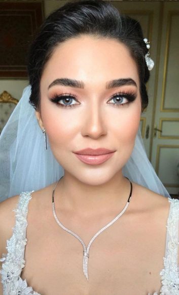 29 Glamorous Wedding Makeup Elegant Bridal Look With Hair Up 3251