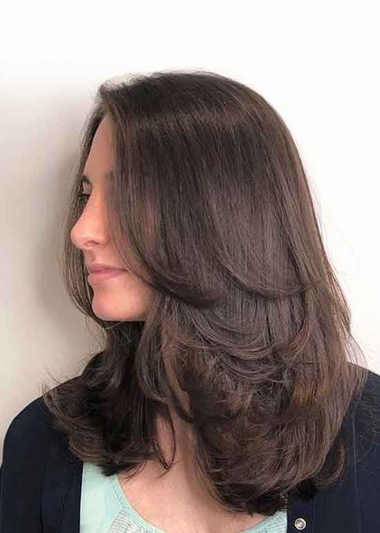 80 Sensational Medium Length Haircuts for Thick Hair in 2024 | Thick wavy  hair, Brown wavy hair, Medium hair styles
