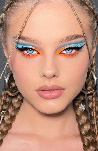 34 Creative Eyeshadow Looks That Are Wearable Light Bright Blue