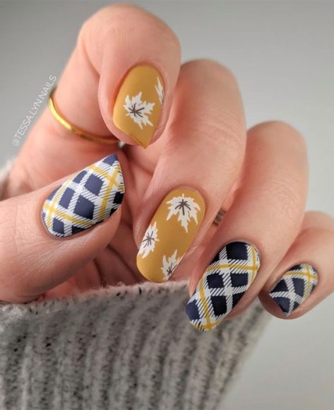 Cute Plaid Nail Designs For Autumn 2021 Fall Leaves And Navy Blue Plaid