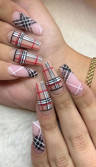 Cute Plaid Nail Designs For Autumn 2021 Pink Burberry Nails