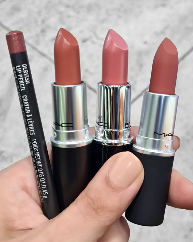 Mac Lipstick in shades : Velvet Teddy and Honeylove