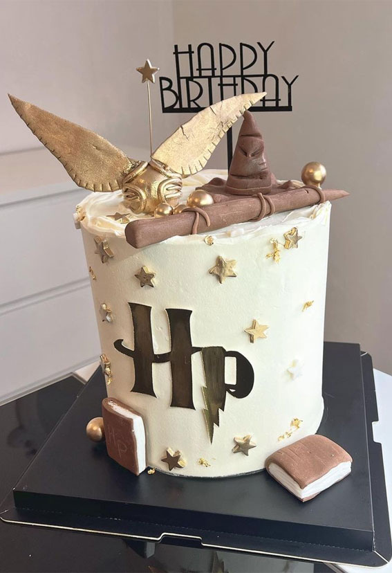 Harry Potter Cake - Decorated Cake by Homebaker - CakesDecor