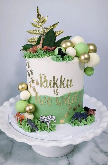 34 Two Wild Birthday Cake Ideas Green And White Gold Foot Prints