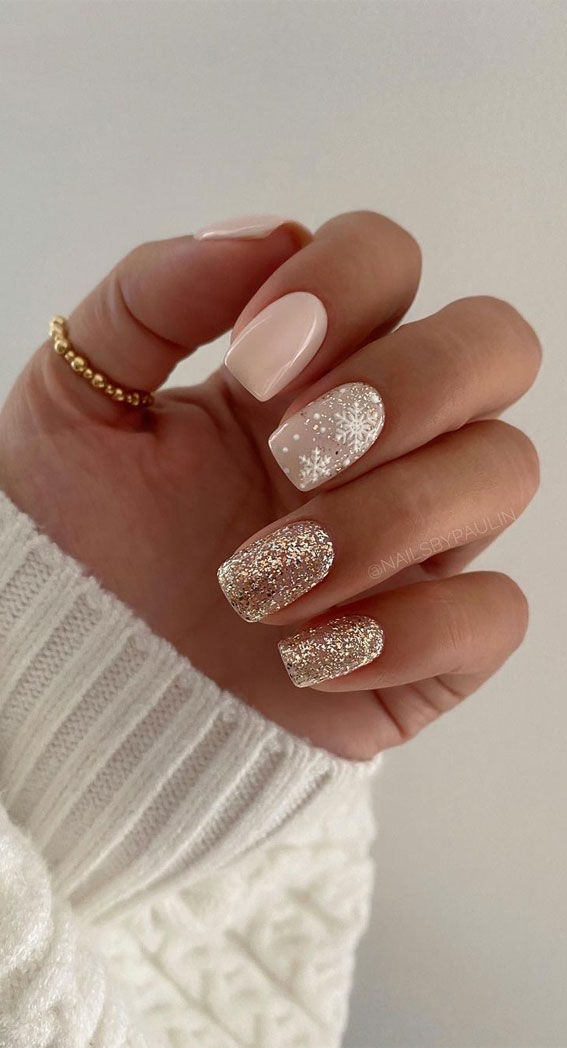 50+ Festive Holiday Nail Designs & Ideas : Grey Ombre Nails with Snowflake