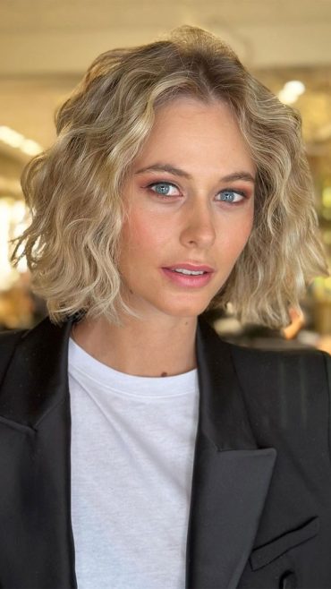 52 Best Bob Haircut Trends To Try In 2023 Bob Curly Haircut 9580