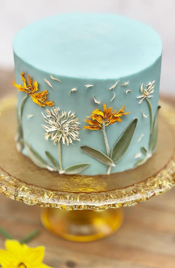 Edible Flower Cakes That Re Simple But Outstanding Baby Blue Cake
