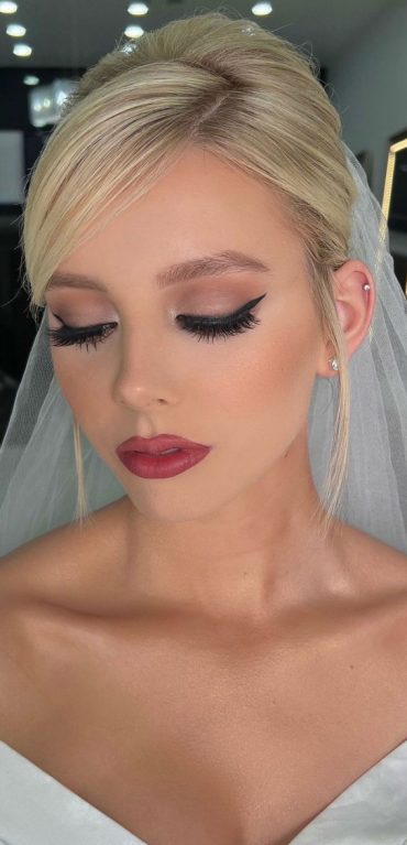 50 Romantic Wedding Makeup Ideas Blonde Hair Pink Red Lips 9043