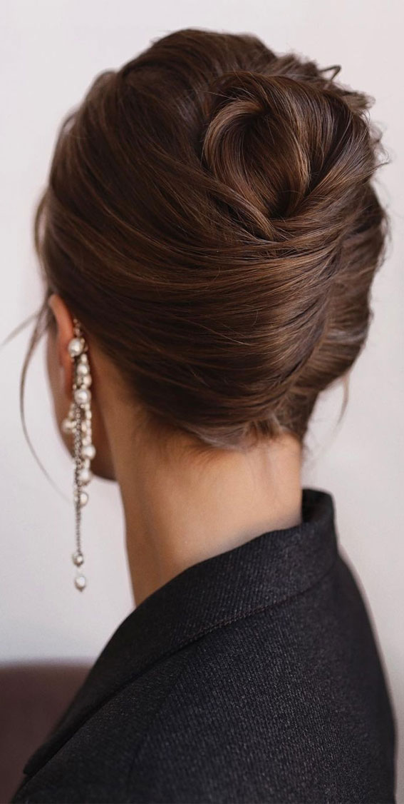This Cliche Wedding Hairstyle Is Totally Chic Again (Would YOU Wear It?) |  Glamour